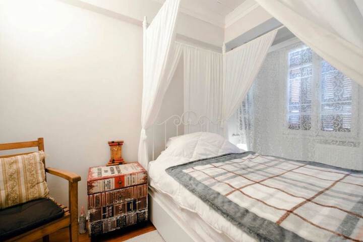 Room 3 of 54