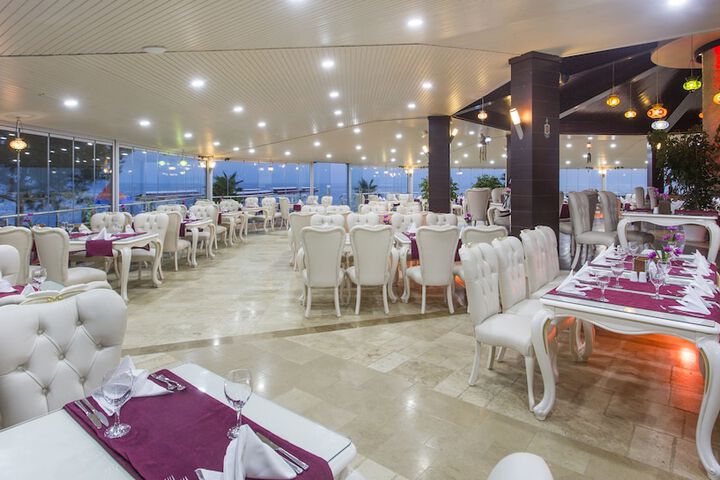 Dining 86 of 141