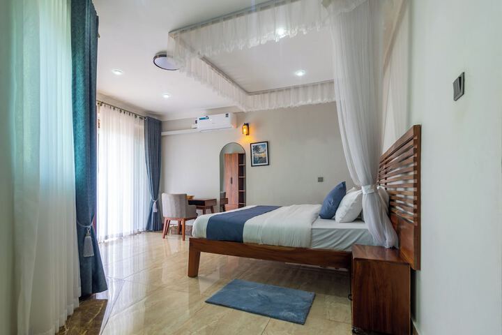 Room 5 of 53