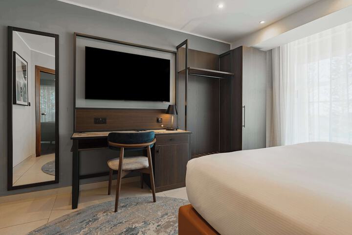 Room 36 of 114