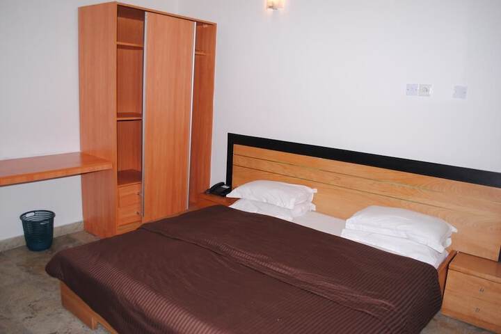 Room 3 of 44