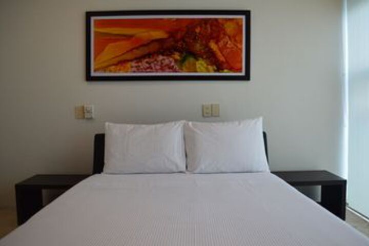 Room 27 of 108