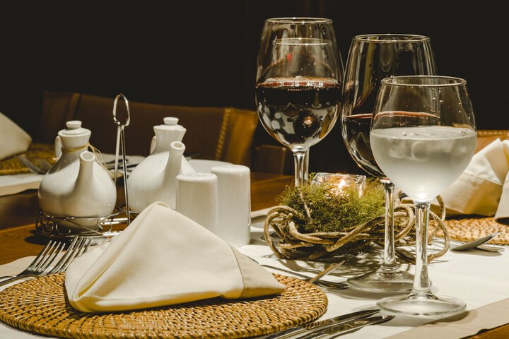 Dining 28 of 39