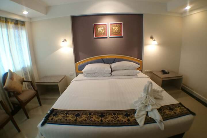 Room 6 of 73