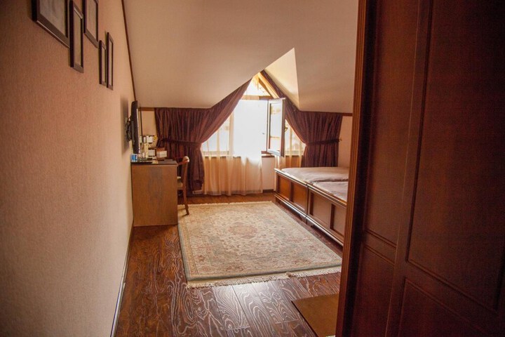 Room 35 of 86
