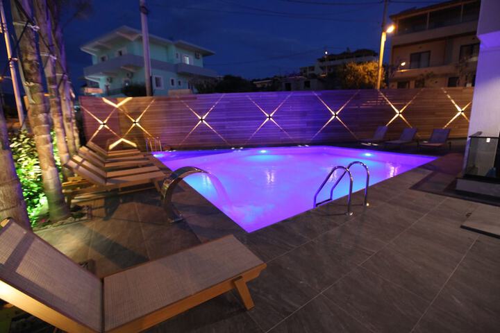 Pool 40 of 59
