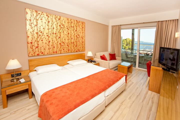 Room 10 of 69
