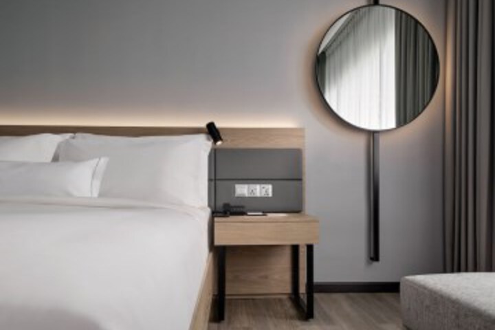 Room 12 of 48