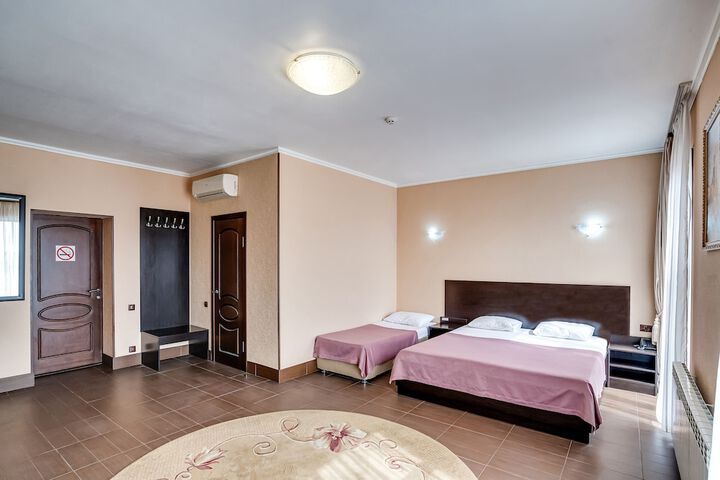 Room 18 of 33