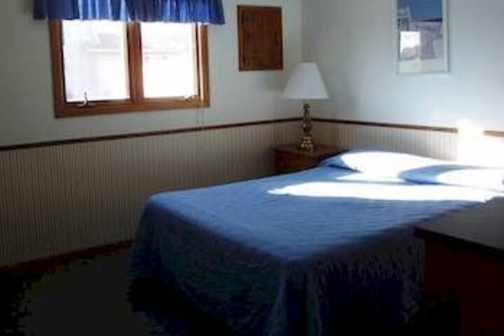 Room 4 of 20