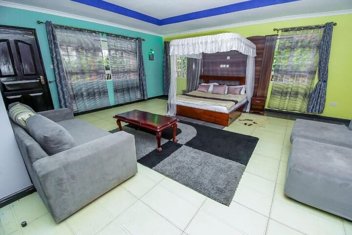 Room 12 of 39