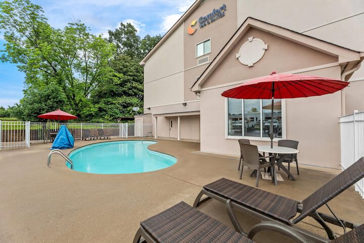 Hotel with Pool