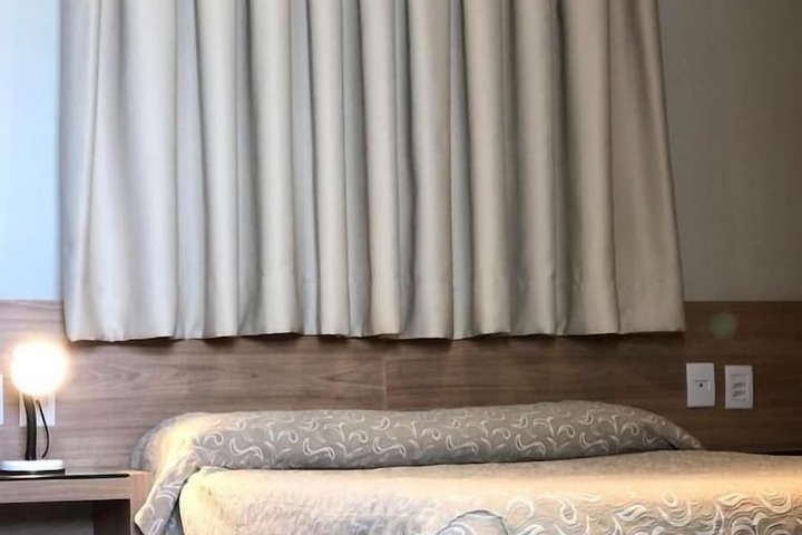 Room 13 of 38
