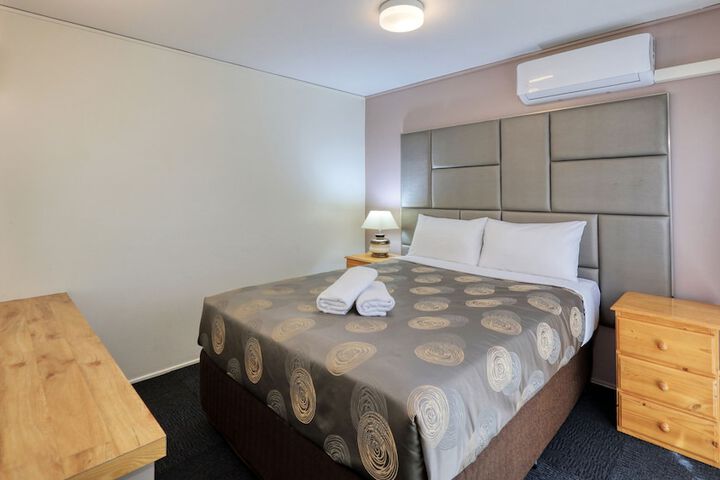 Room 5 of 28