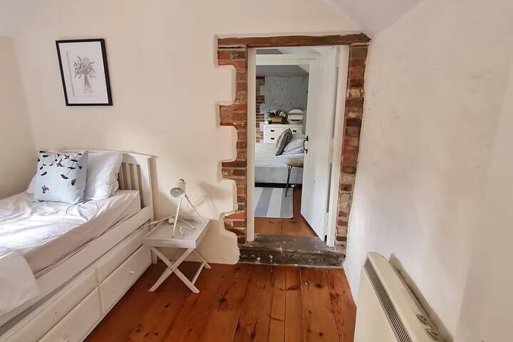 Room 2 of 7