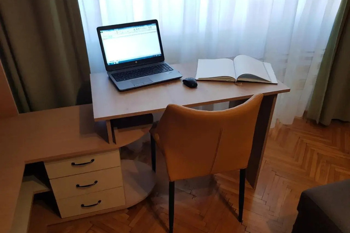 Room 2 of 10