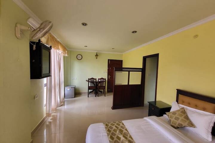 Room 10 of 27