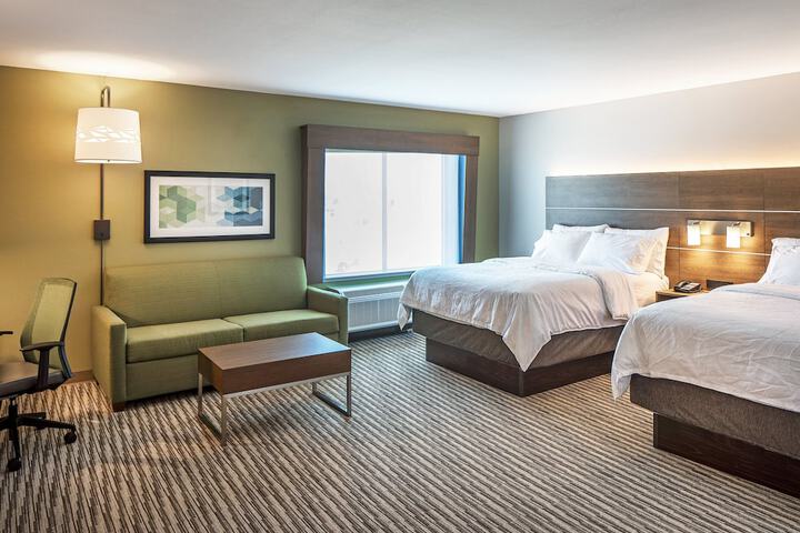 2 Queen Beds (3 of 3)