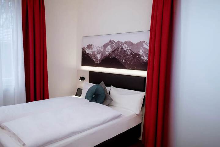 Room 3 of 29