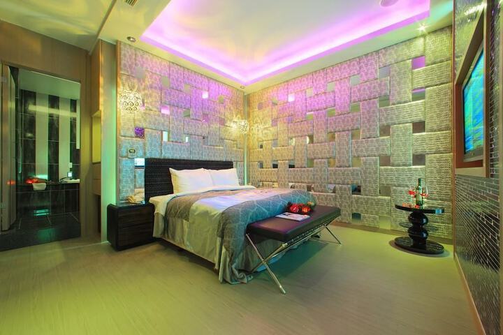 Room 29 of 32