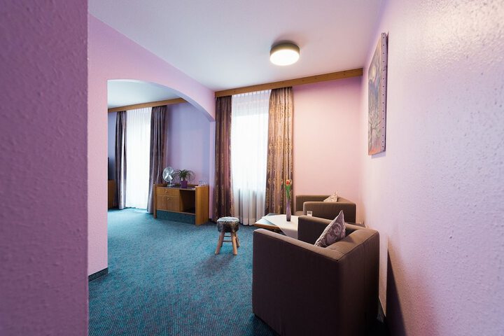 Room 16 of 36