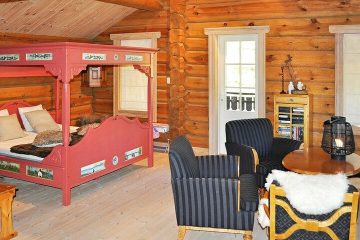 Room 4 of 19