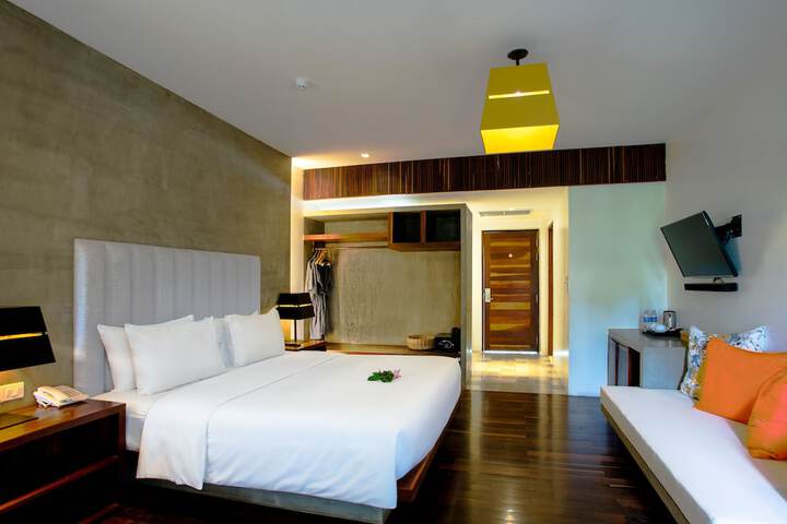 Room 82 of 169