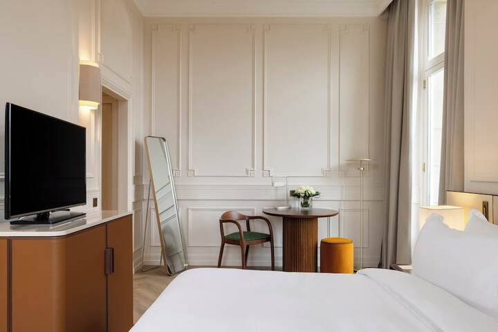 Room 15 of 71