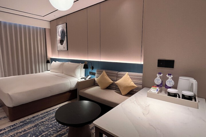Room 20 of 42