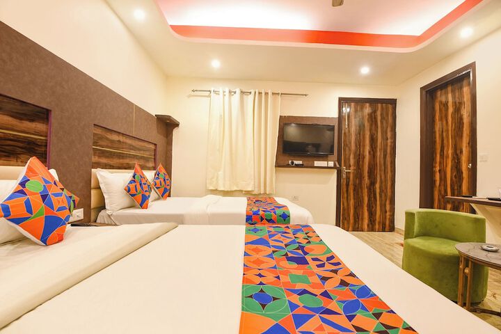 Room 13 of 29