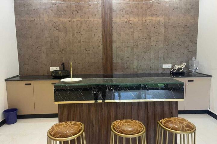 Hotel 11 of 12