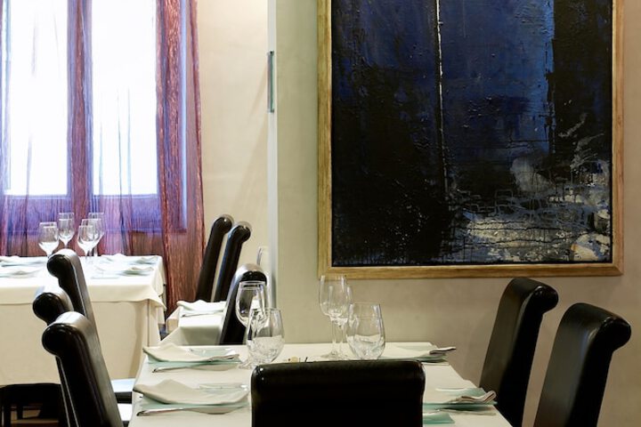 Dining 41 of 48