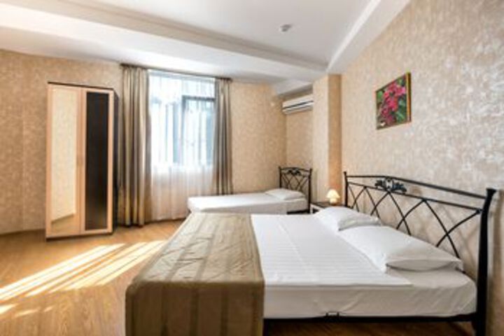 Room 70 of 176