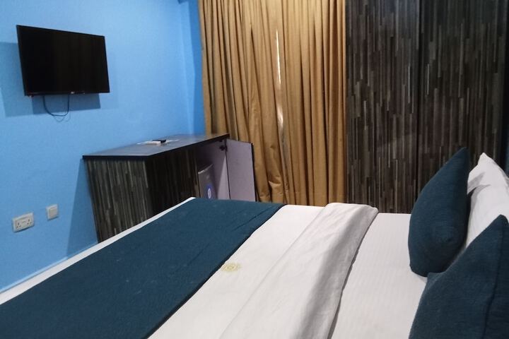 Room 9 of 46