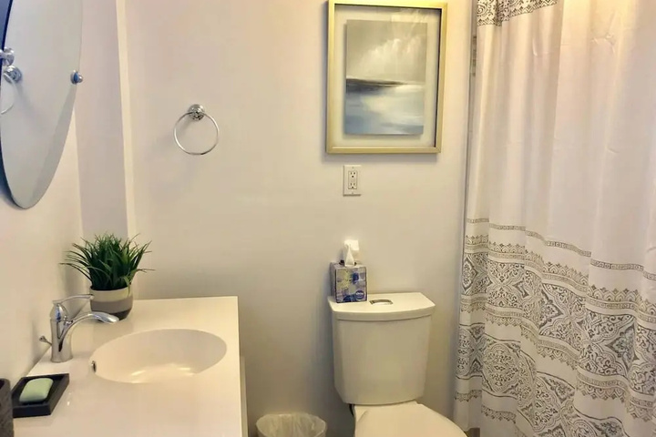 Room 6 of 7
