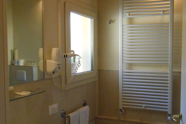 Room 20 of 40