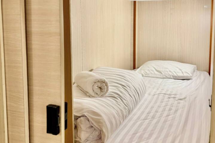 Room 30 of 90
