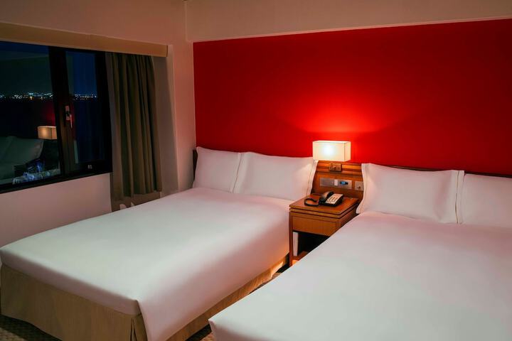 Room 9 of 174