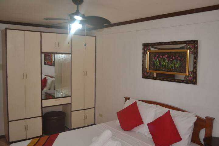 Room 13 of 141