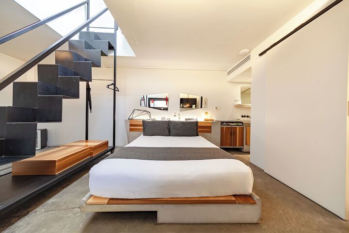 Room 38 of 65