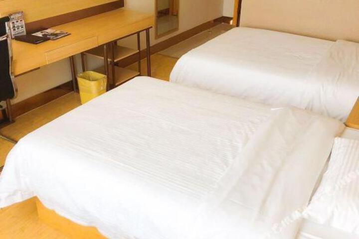 GreenTree Inn Express Hotel (Binzhou Wudi Ancient City)