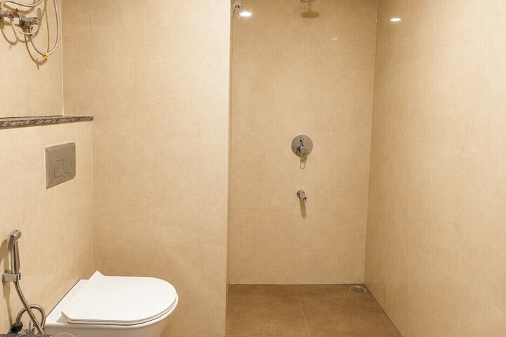 Room 30 of 43
