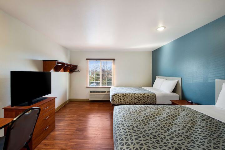Standard Double Bed (5 of 16)