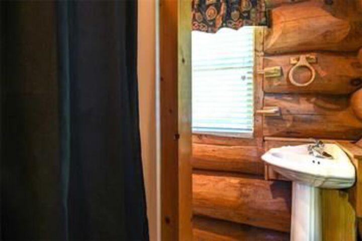 American Heritage 4 Bedroom Home with Mountain View