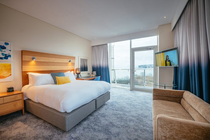Room 27 of 145
