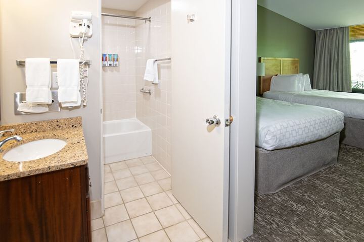 Room 43 of 81