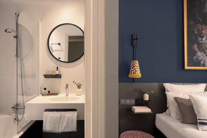 Room 37 of 52