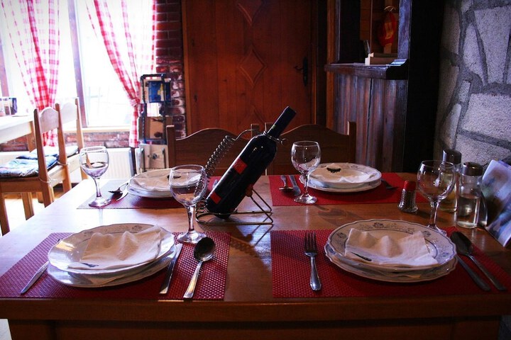 Dining 18 of 35