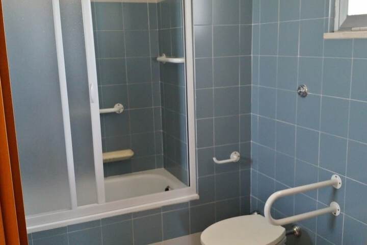 Room 17 of 24