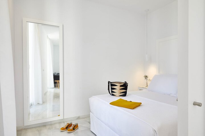 Room 13 of 111